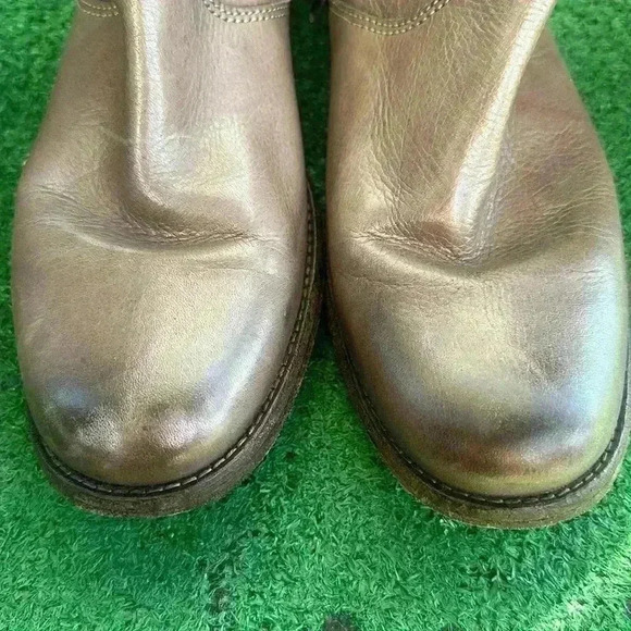 Frye - Picture 3 of 8